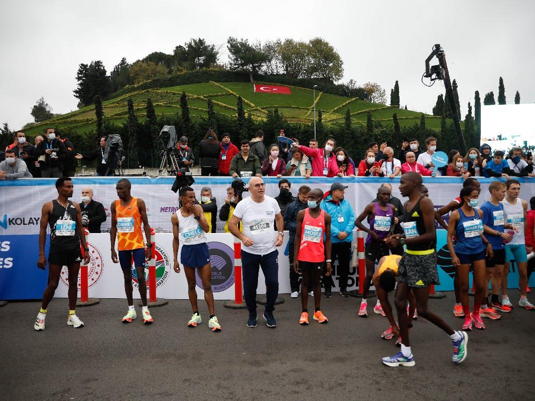 43. İstanbul Maratonu’nda kazananlar ödüllerini aldı