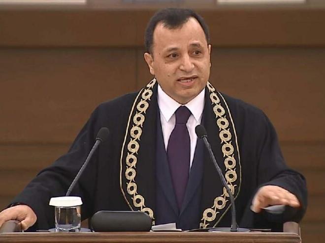 AYM Başkanı Zühtü Arslan: Kimse yargıya talimat veremez