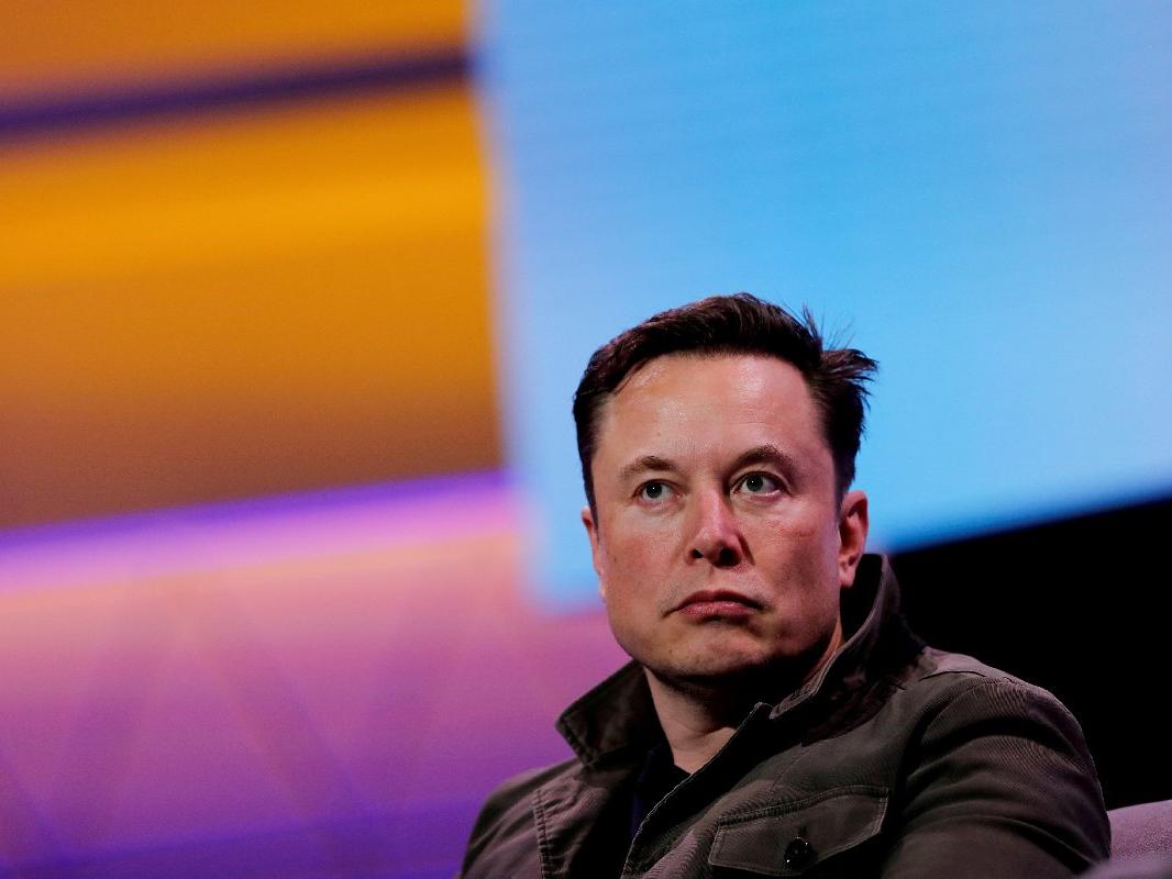 Elon Musk, 5 milyar dolarlık Tesla hissesi sattı