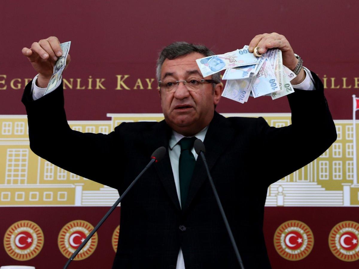 Paralar eline sığmadı: 170 TL nerede, 996 TL nerede?