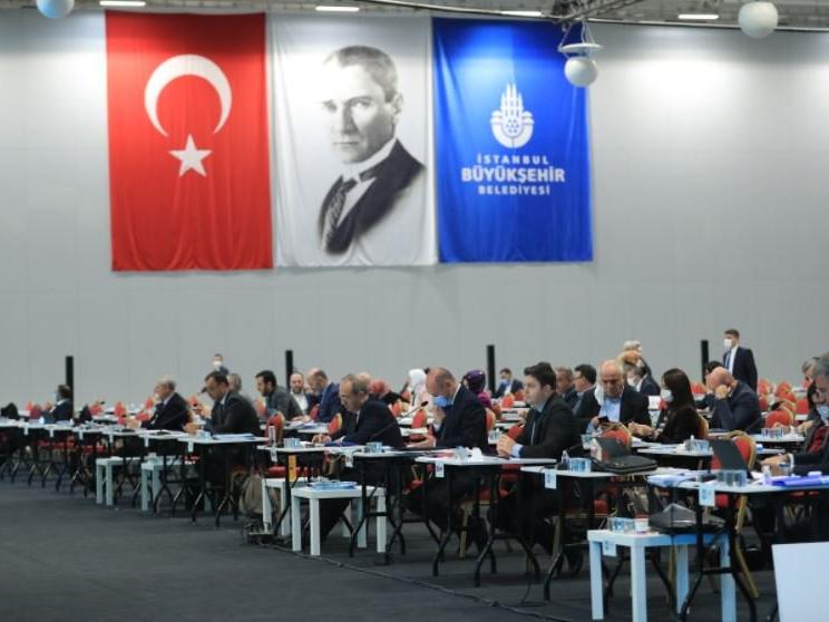 İBB Meclisi’nde ekonomik kriz tartışması: Türkiye uçurumdan aşağı düştü