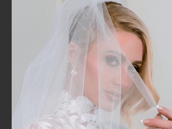 Paris Hilton göz kamaştırıcı bir düğünle dünyaevine girdi