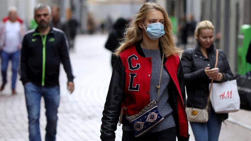 Corona virüsü artınca yasaklar geldi: Mağaza ve restoranlar 19.00'da kapanıyor