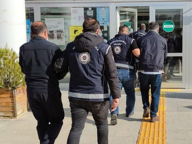 Elazığ'da göçmen kaçakçılığına 5 tutuklama