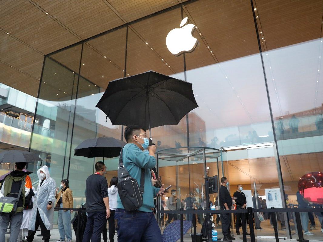 Apple'ın çalışanlarının çantalarını arama ısrarı 30 milyon dolara mal oldu