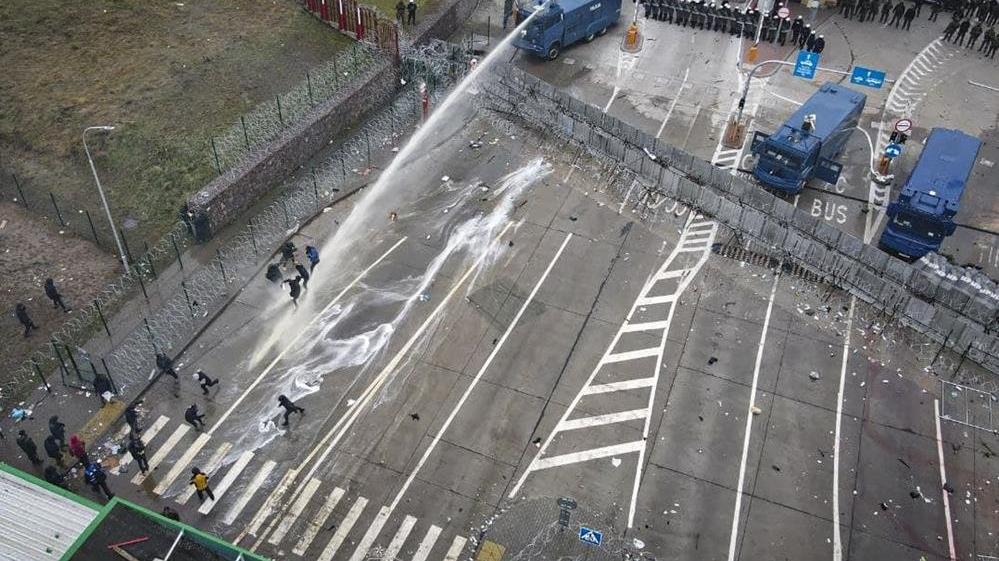 Belarus-Polonya sınırındaki göçmenler sınır geçiş noktasından ayrıldı