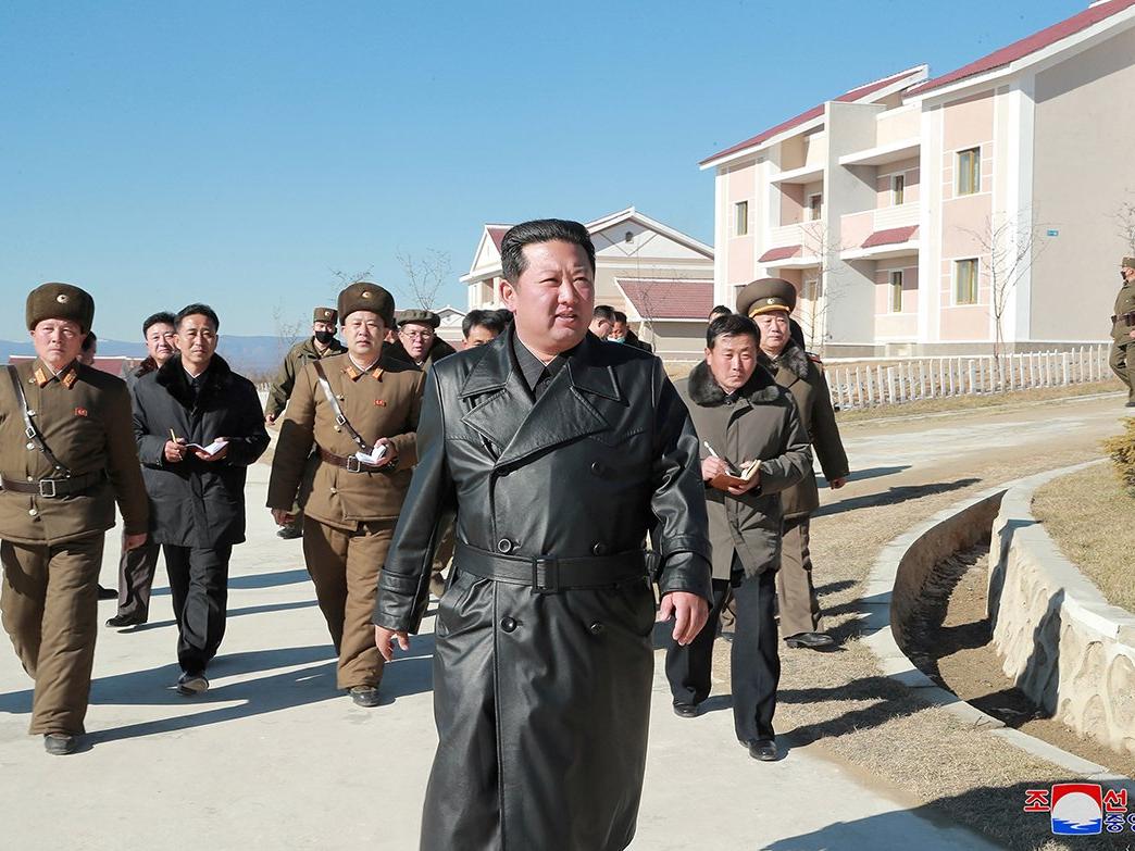 Kim Jong-un'dan gündem olan kıyafet seçimi: İçindeki Hitler'i yansıtıyor