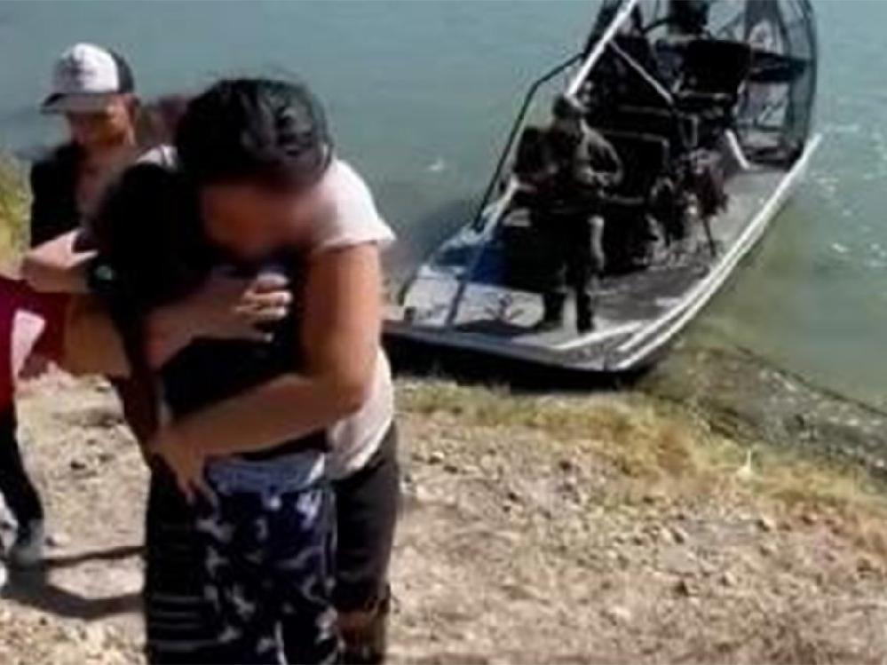 İnsan kaçakçılarının ıssız adaya bıraktığı küçük kız kurtarıldı