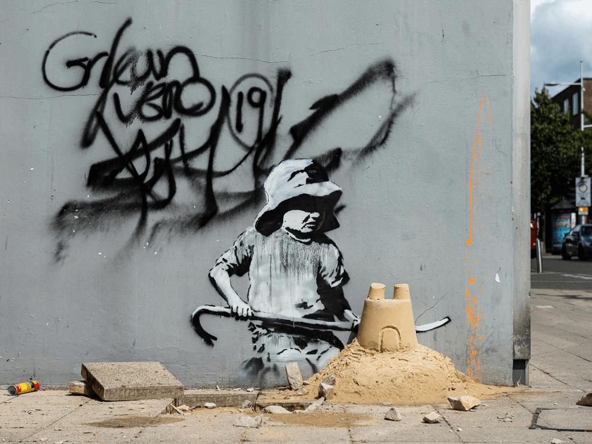 Banksy'nin resminin bulunduğu duvarın sökülmesi endişe yarattı