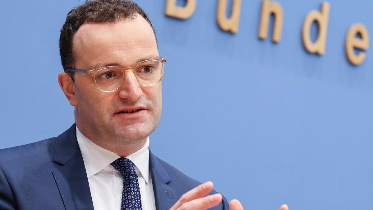 Almanya'dan Covid-19'a karşı tecrit sinyali