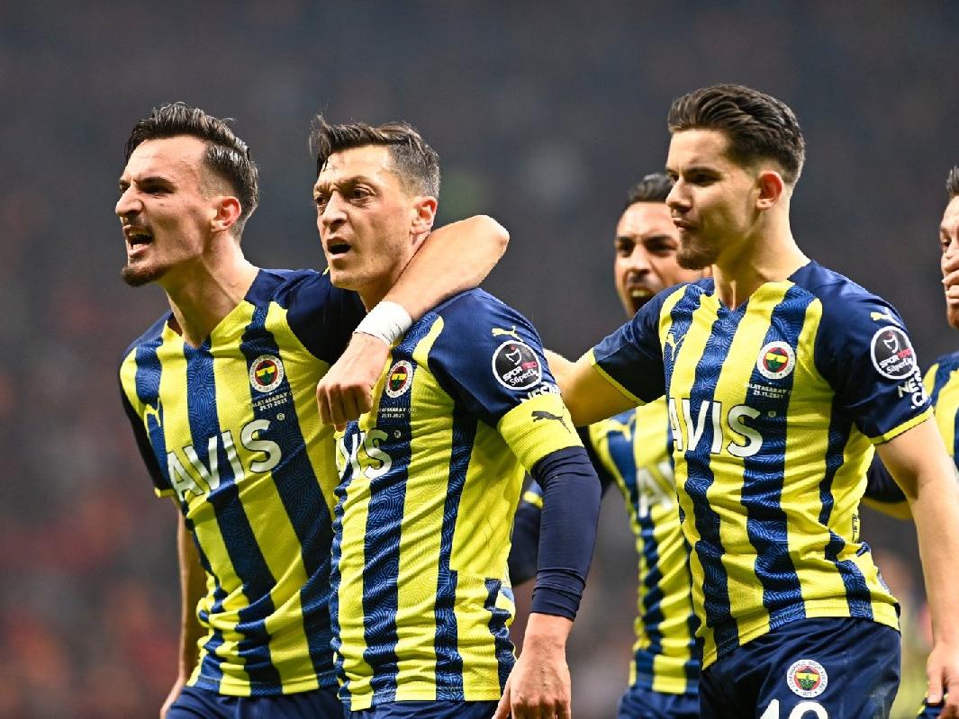 Fenerbahçe, Galatasaray'ı 90+4'te devirdi: 1-2
