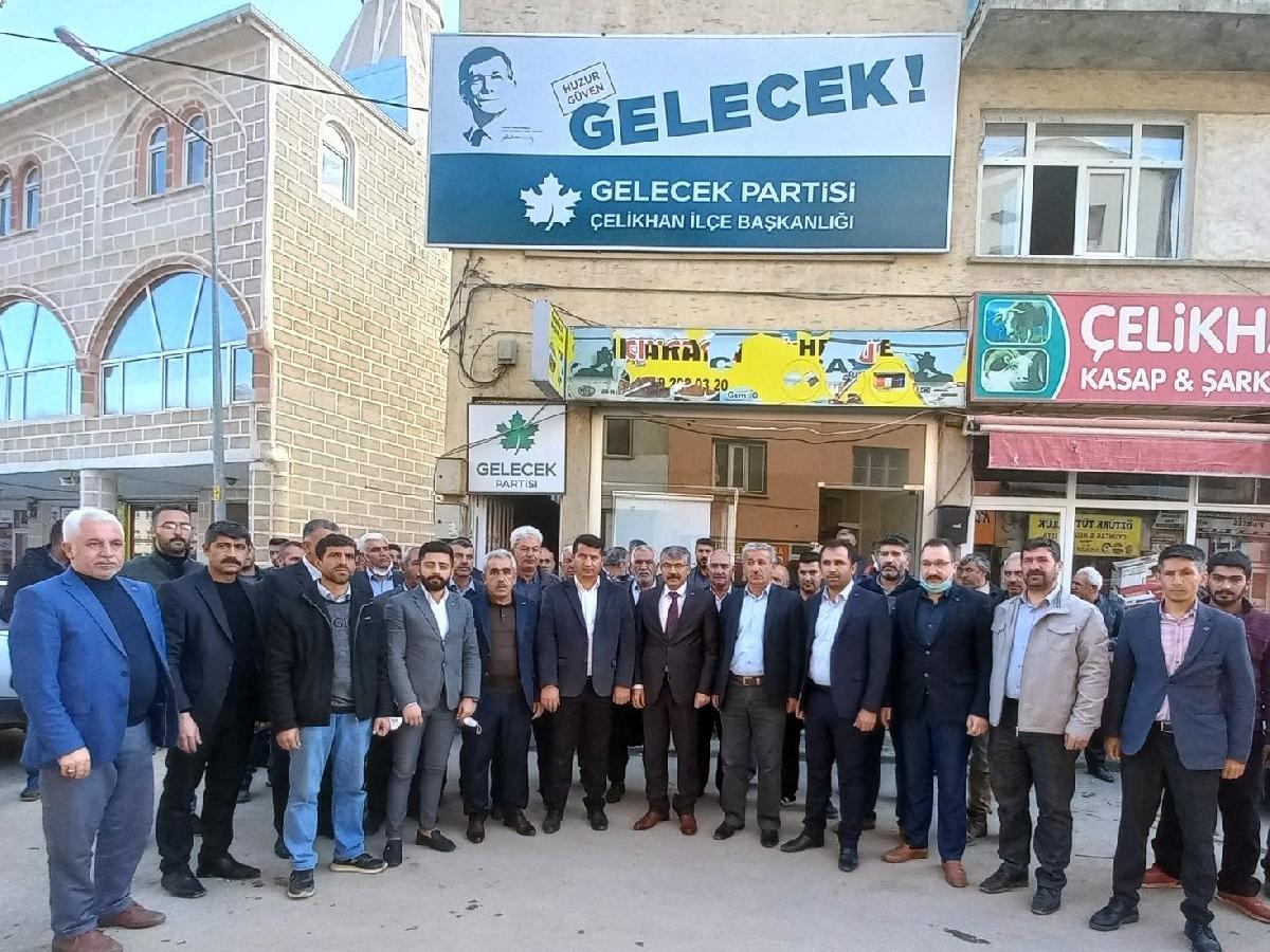 AKP ve MHP’den istifa edip Gelecek Partisi’ne katıldılar