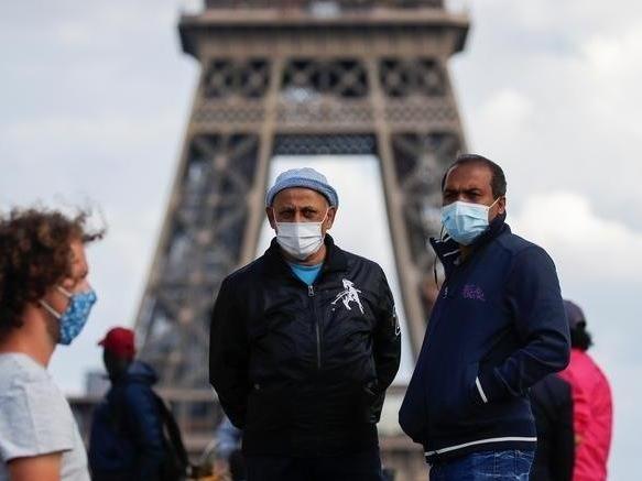 Fransa'da kapalı alanlarda maske zorunluluğu geri geldi