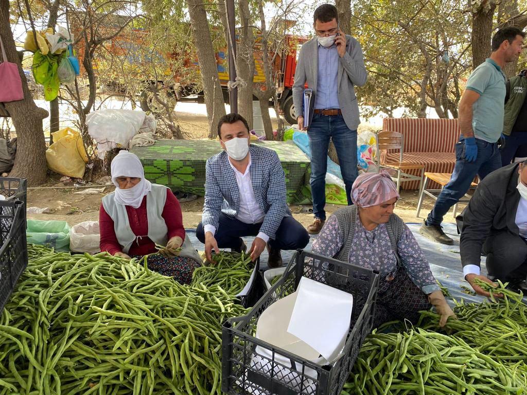 'İktidardan yabancı çiftçiye destek, Türk çiftçisine köstek'
