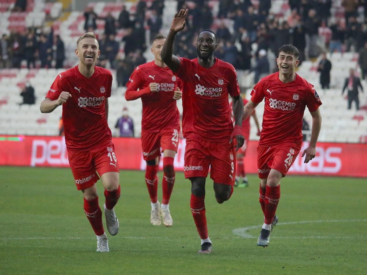 Hatayspor, Sivasspor deplasmanında dondu kaldı: 4-0