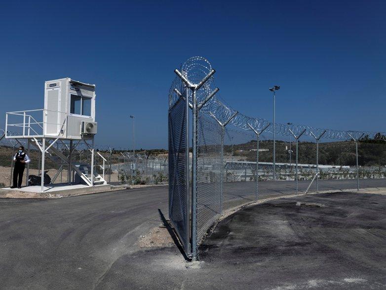Yunanistan iki yeni mülteci merkezi açtı