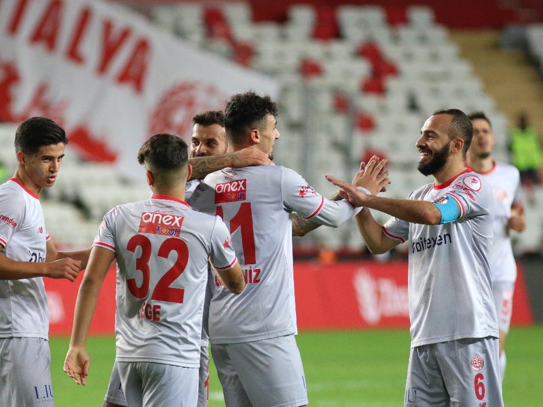 Fraport TAV Antalyaspor, Amed Sportif Faaliyetler'i 4 golle geçip turladı