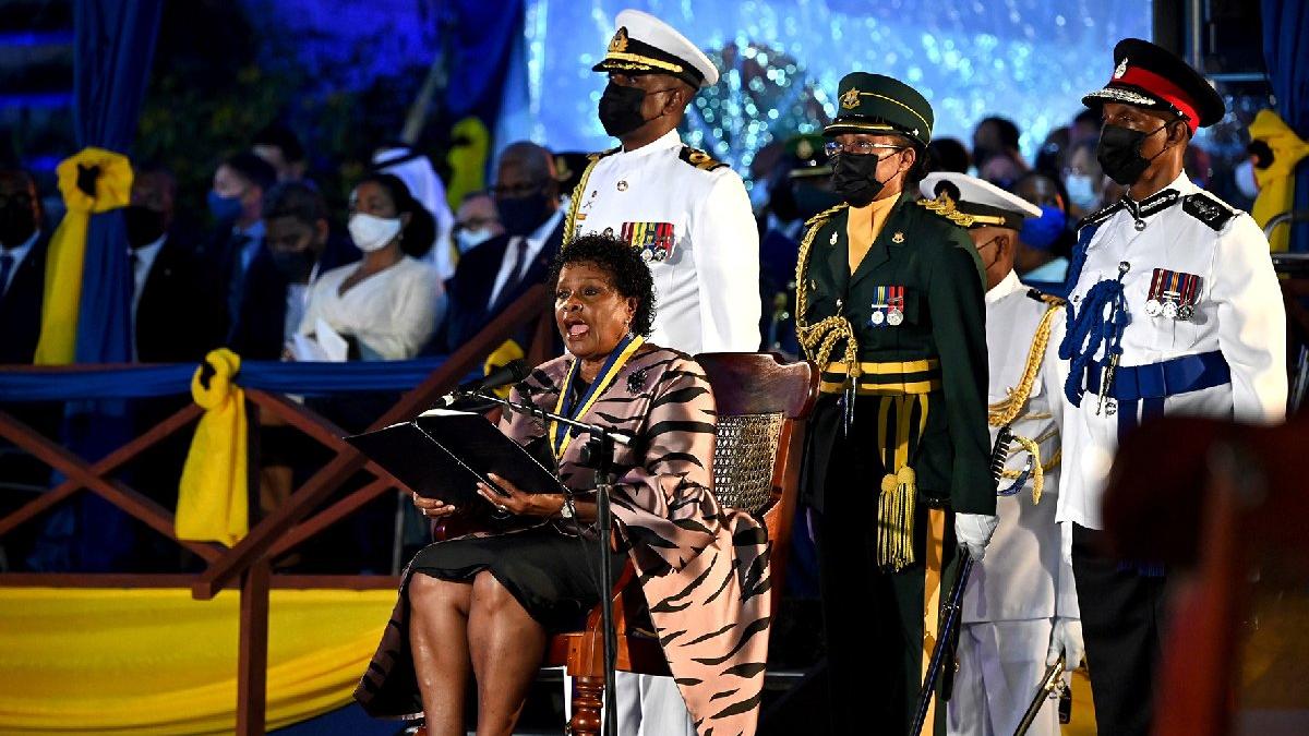 Barbados'ta 396 yıl sonra özgürlük... Cumhuriyet ilan edildi