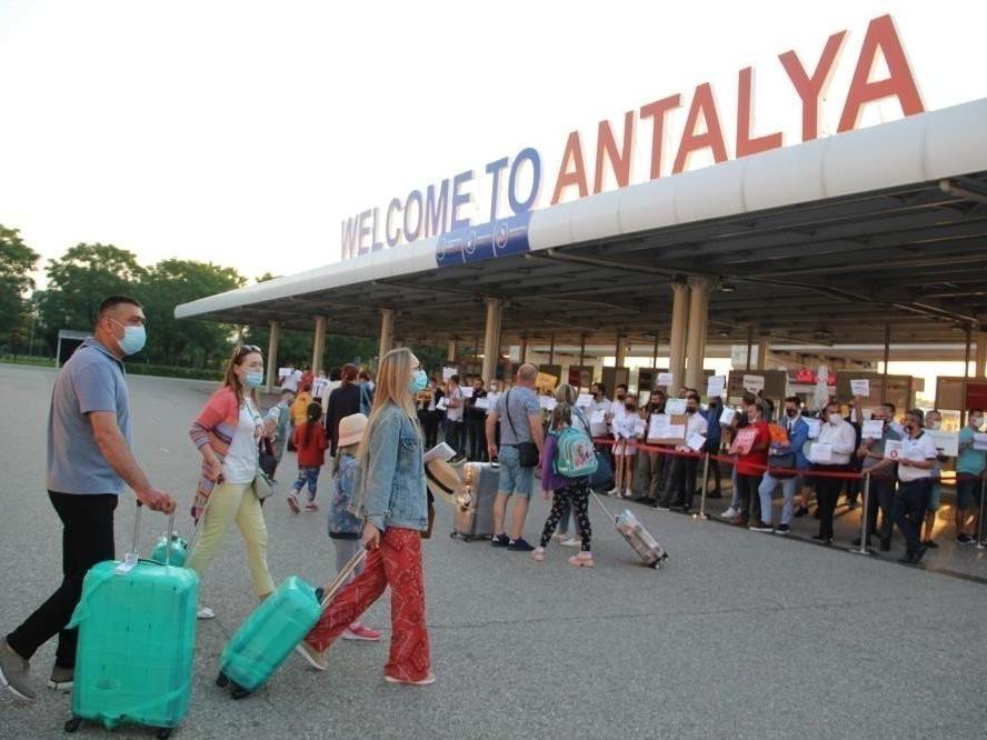 Antalya’ya havayolu ile gelen turist sayısı 9 milyona yaklaştı