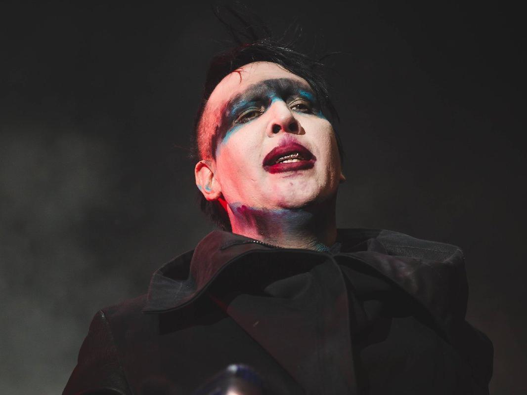 Cinsel saldırı suçlamalarından sonra Marilyn Manson'ın elektronik cihazlarına da el konuldu
