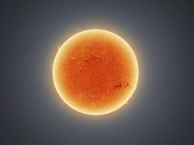 Güneş'in fotoğrafını oluşturmak için 150 bin görüntüsünü birleştirdi