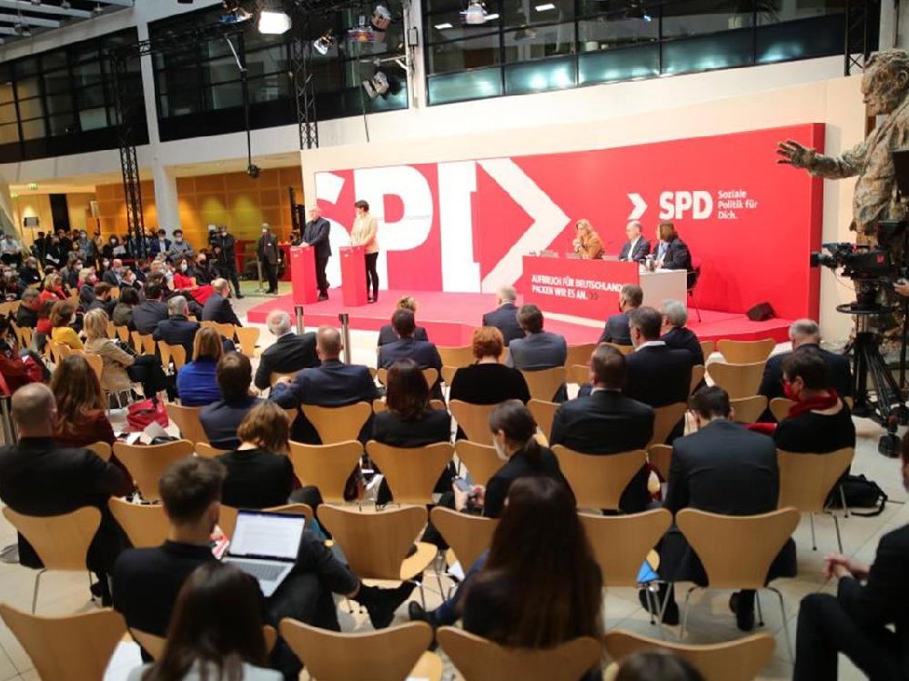 Almanya'da Sosyal Demokratlar koalisyon protokolünü onayladı