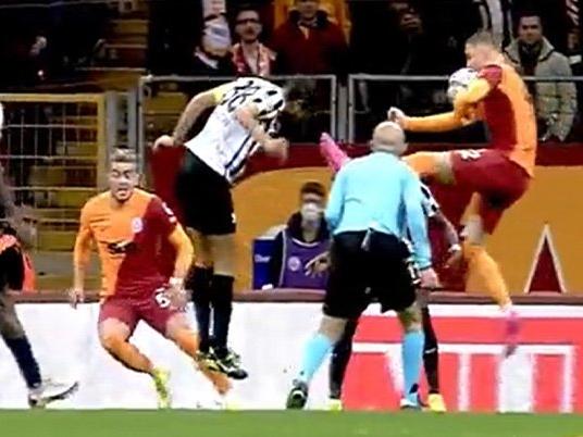 Galatasaray Altay maçına damga vuran penaltı kararı
