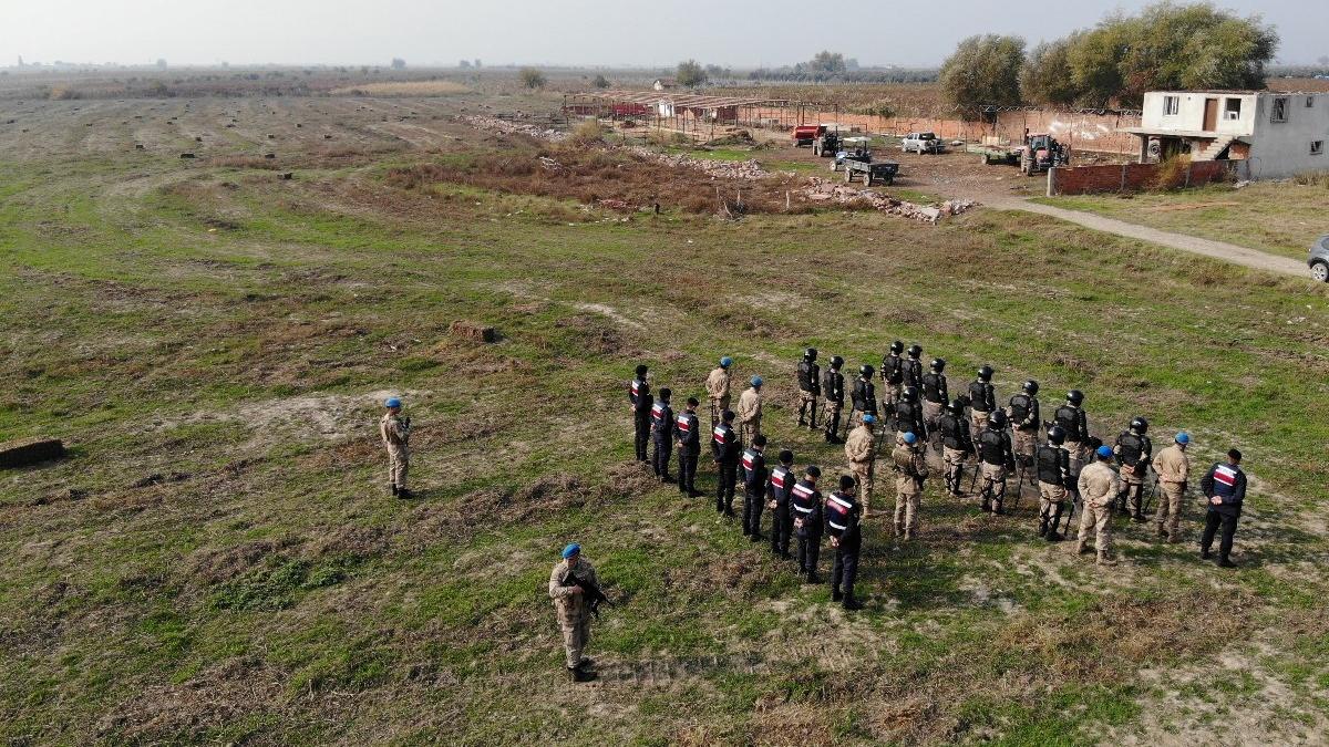 Göl kurudu, fırsatçılar işgal etti, jandarma gücüyle yıkıldı