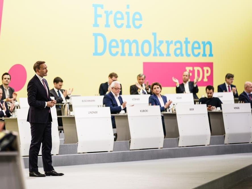 Almanya'da SDP’nin ardından FDP de koalisyon protokolünü onayladı