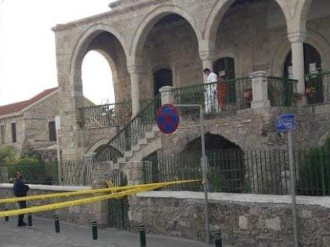 Güney Kıbrıs'ta tarihi Larnaka Büyük Camisi'ne çirkin saldırı