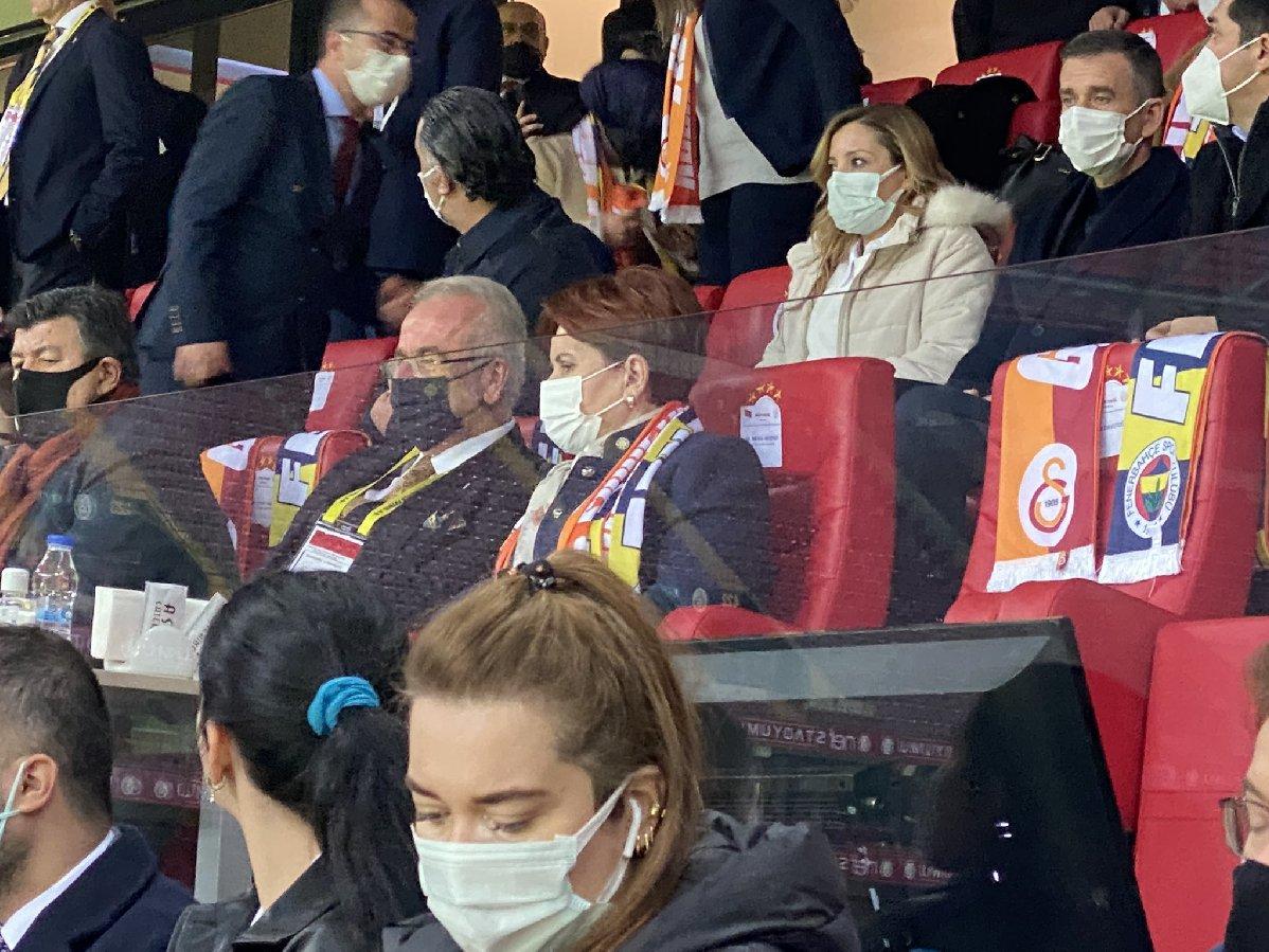 Meral Akşener ve Abdulhamit Gül tarihi maçı yerinde izledi