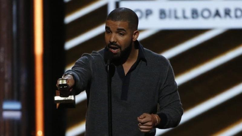 Drake, adaylıklarından çekilerek Grammy'e sert tepki gösterdi