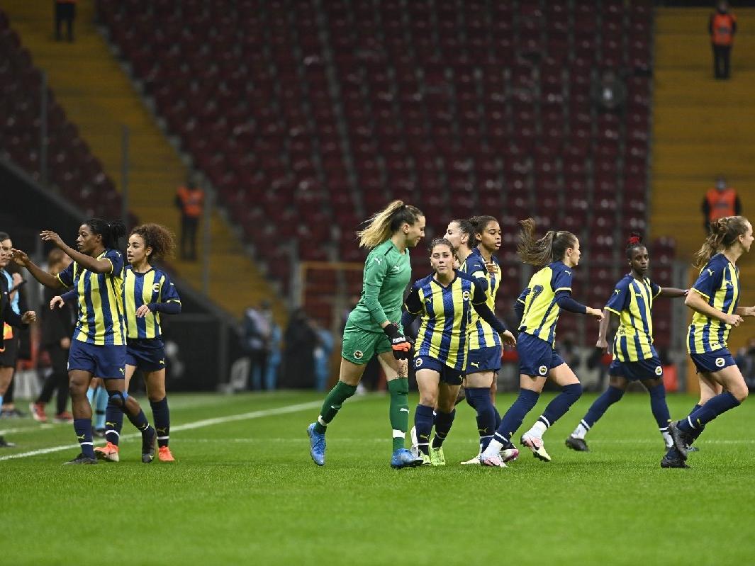 Galatasaray Fenerbahçe ilk kadın derbisinde tarihi fark