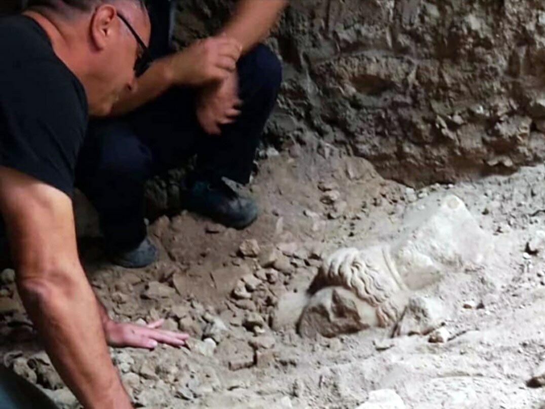 Datça'da 2 bin yıllık mermer heykel başları bulundu