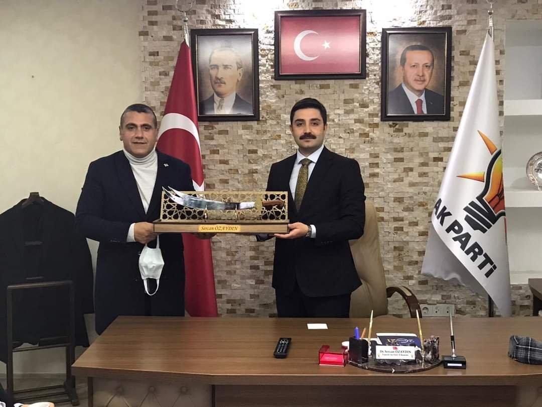 AKP il başkanına zülfikar hediye eden cemevi başkanı il müdürü oldu