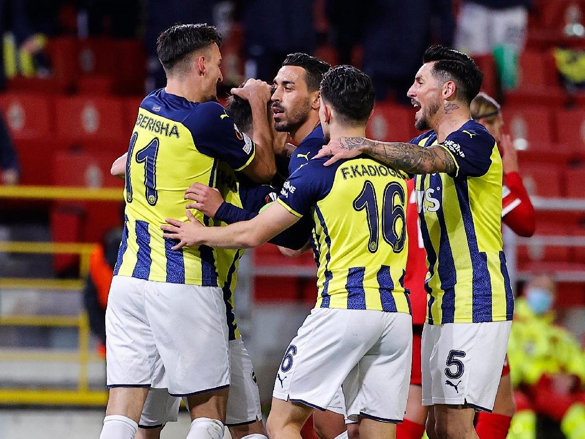 Fenerbahçe, Frankfurt maçında ilk peşinde!