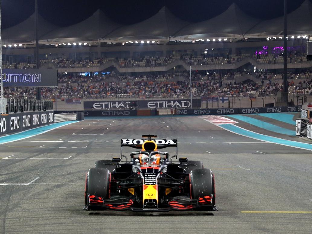 Abu Dhabi'de pole pozisyonu Max Verstappen'in! Hamilton ise...
