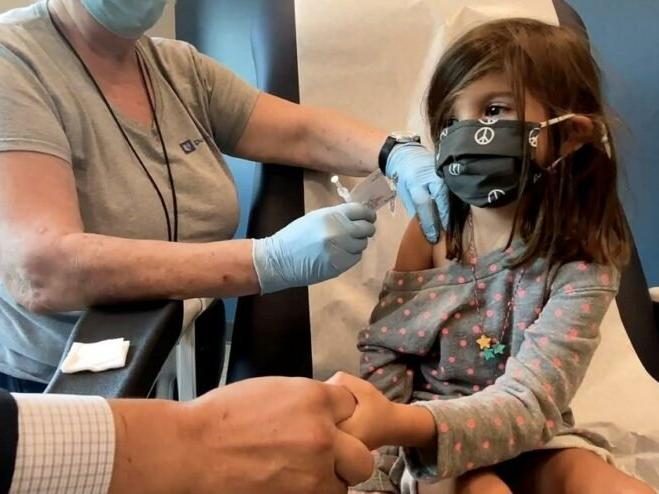 Çocuklarda corona vakalarında artış: Yunanistan 5-11 yaş arası çocukları aşılamaya başlıyor