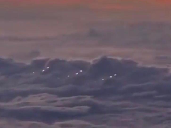 ABD'li pilotun kaydettiği görüntüler sosyal medyayı ayağa kaldırdı: Çin Denizi üzerinde UFO