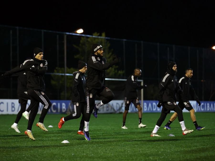 Beşiktaş, Fenerbahçe maçı kadrosunu açıkladı