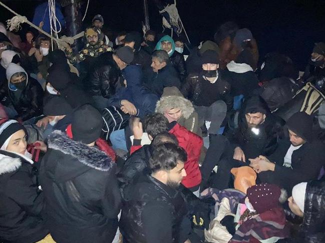 Muğla açıklarında 100 kaçak göçmen ve organizatör yakalandı