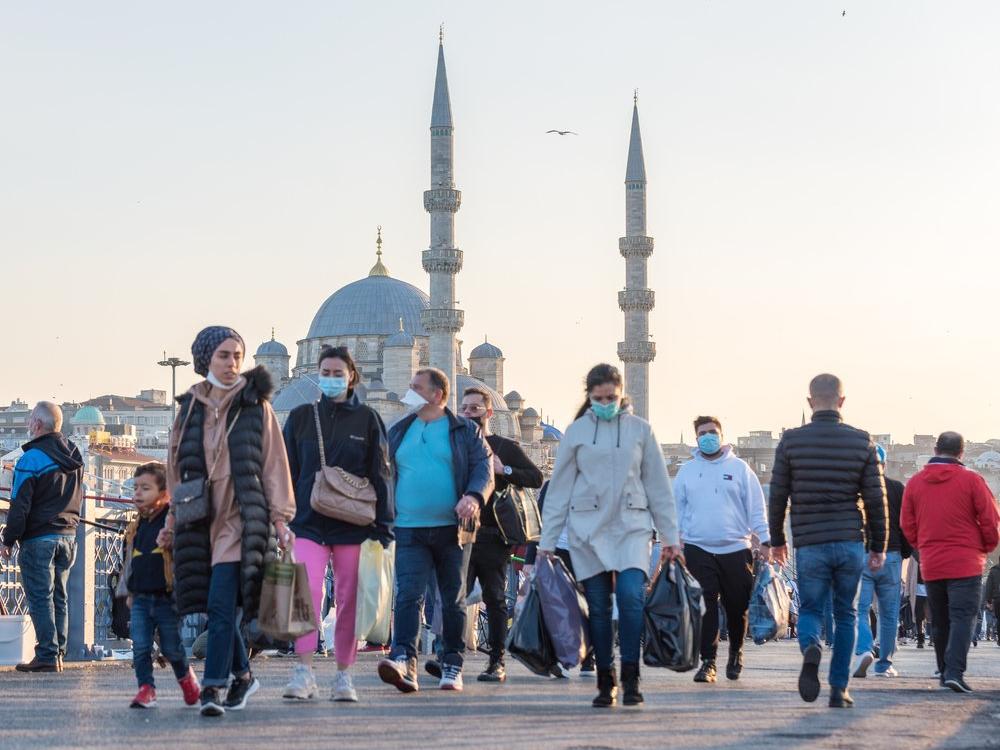 DSÖ'den Türkiye de dahil sert Omicron uyarısı: Kendinizi hazırlayın