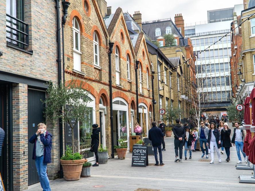 Oscar Wilde'ın Chelsea'deki evi İngiltere'nin en pahalı caddesinde