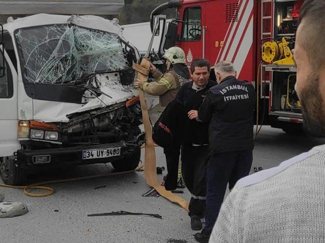İstanbul'da freni boşalan kamyonet dehşet saçtı