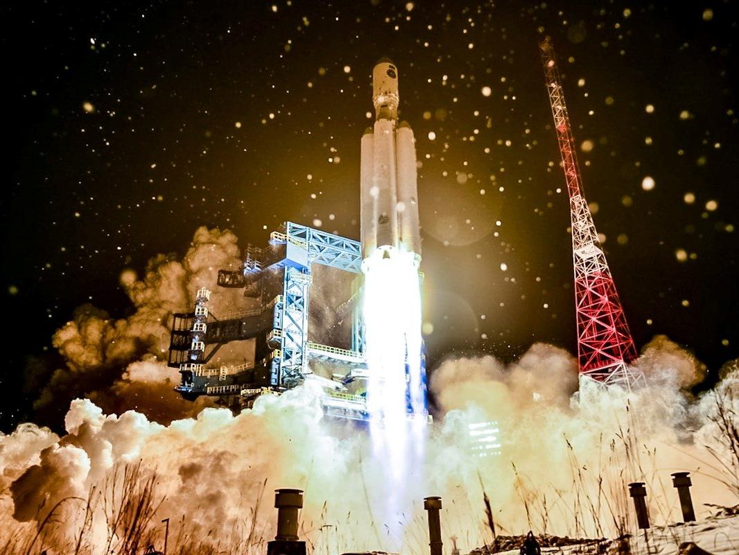 Putin'in yeni uzay silahı: Rusya dev roketini fırlattı