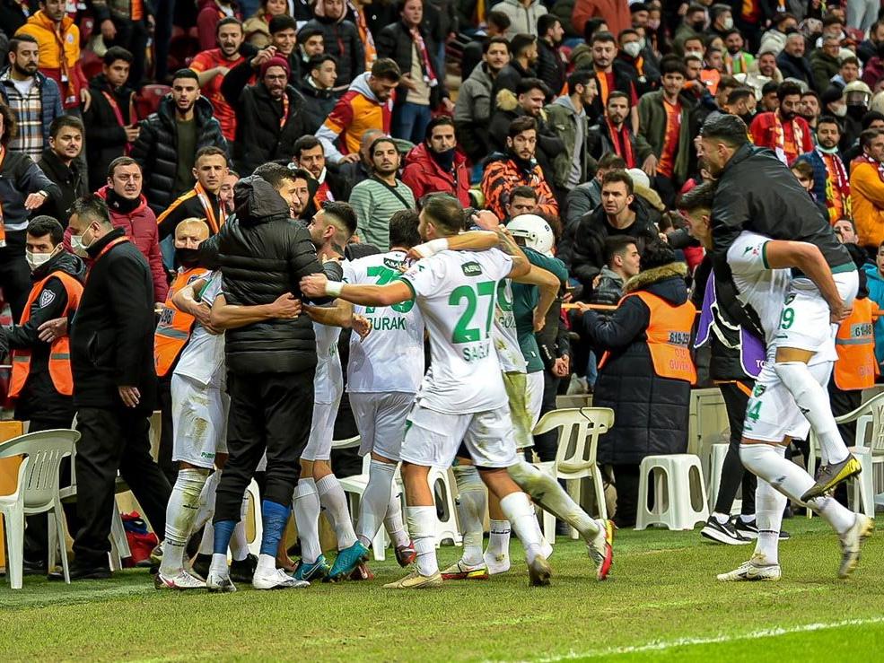 Denizlispor'da kupa zaferinin mutluluğu yaşanıyor