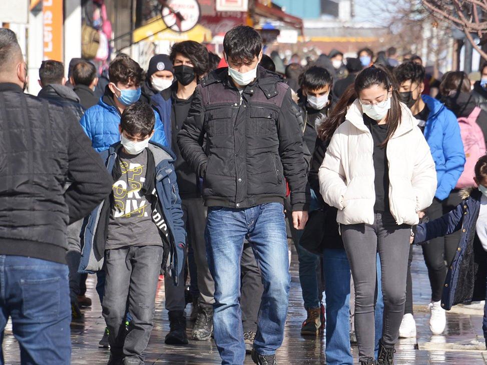 Yeni yılın ilk verileri açıklandı! İşte coronada bugünkü vaka ve vefat sayısı