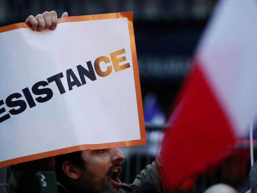 Fransa'da milletvekillerine yönelik ölüm tehditleri tansiyonu yükseltti