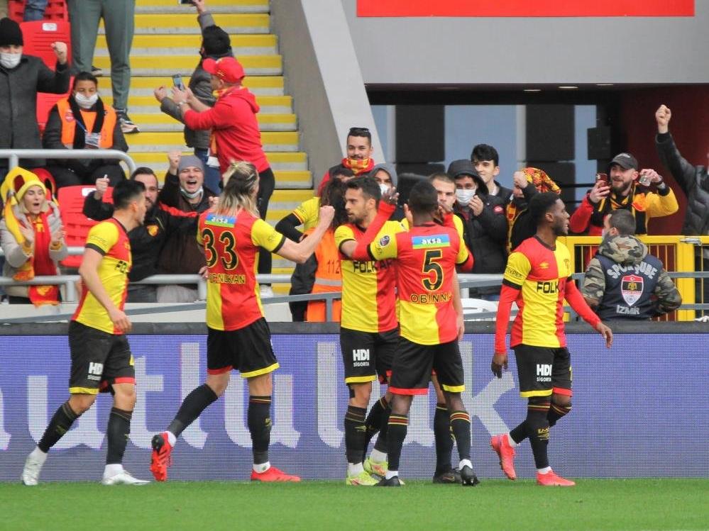 Ateş hattındaki Göztepe, Antalyaspor'a fark attı: 4-0