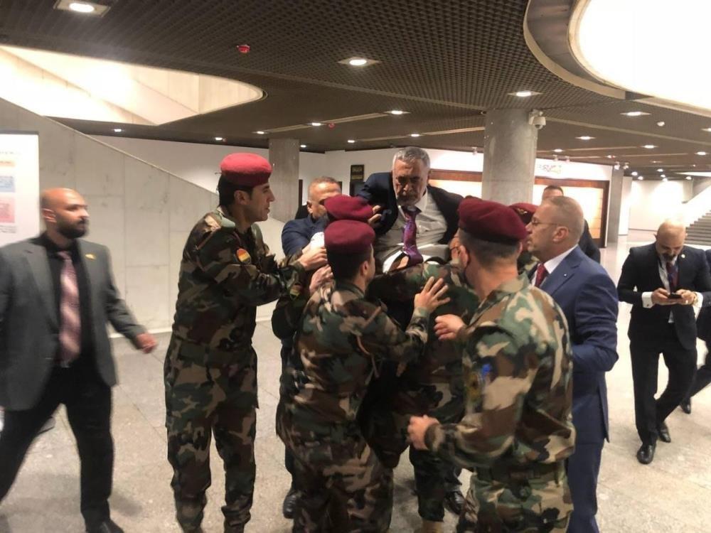 Irak’ta yeni meclisin ilk oturumu olaylı geçti